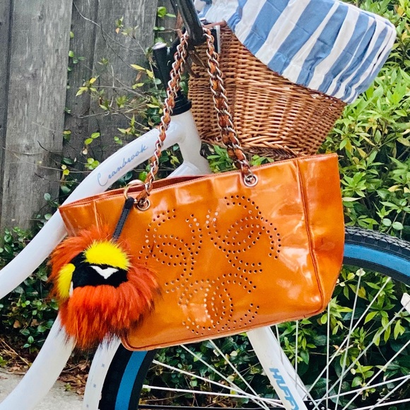 Chanel tote - Picture 7 of 15